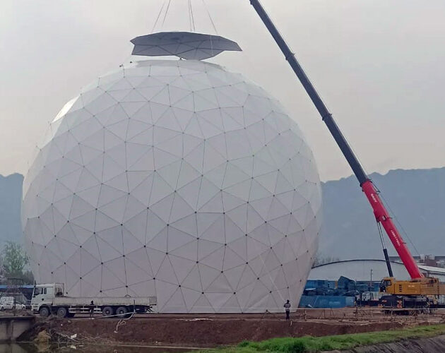 China’s Tianyi Technology installs a 40-meter large radome