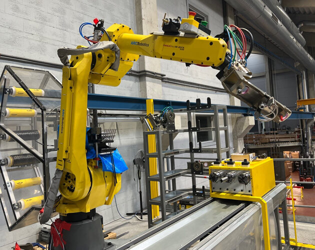 CompoTech will showcase a new automated carbon fibre winding machine with integrated robot arm at JEC World 2023